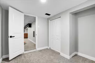 9824 S Escanaba Ave, Chicago, IL 60617 - Photo 27