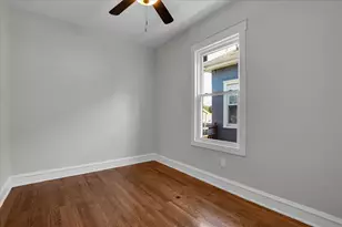 9824 S Escanaba Ave, Chicago, IL 60617 - Photo 17