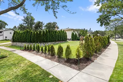 321 Hickory Lane, Schaumburg, IL 60193 - Photo 37
