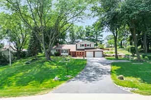 8722 Sheffield Dr, Belvidere, IL 61008 - Photo 3