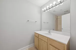 2527 W Harrison St, Chicago, IL 60612 - Photo 11