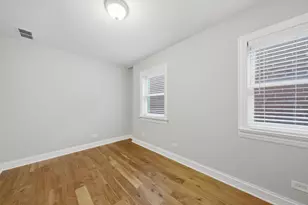 2527 W Harrison St, Chicago, IL 60612 - Photo 15