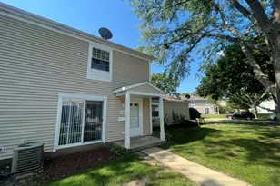 1202 Spur Ct, Wheeling, IL 60090 - Photo 1