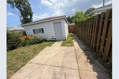 8839 S Throop Street, Chicago, IL 60620 - Photo 3