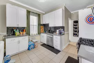 4824 W Byron St, Chicago, IL 60641 - Photo 13