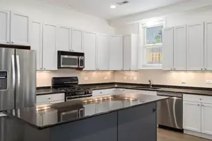 1761 W Morse Ave, Chicago, IL 60626 - Photo 7