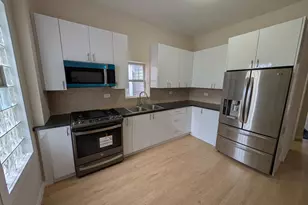 654 E 92nd Pl, Chicago, IL 60619 - Photo 3