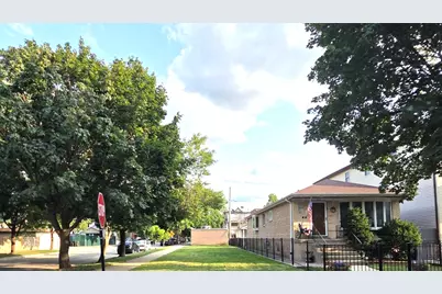 501 W 44th Place, Chicago, IL 60609 - Photo 1