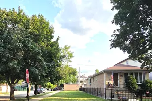 501 W 44th Pl, Chicago, IL 60609 - Photo 1