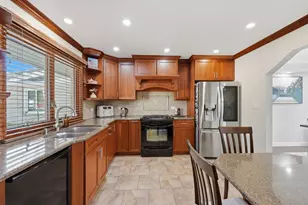 252 W Golfview Terrace, Palatine, IL 60067 - Photo 9
