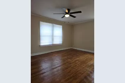 10638 S Eberhart Avenue, Chicago, IL 60628 - Photo 11