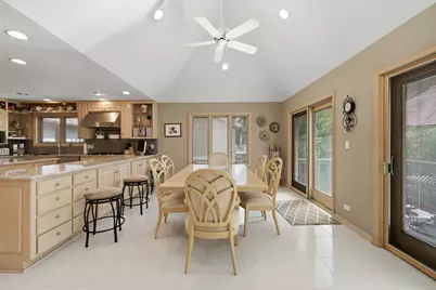 8416 Evergreen Lane, Darien, IL 60561 - Photo 9