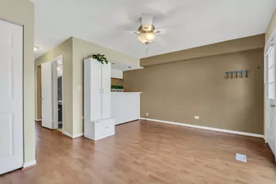 539 Quail Creek Drive, Grayslake, IL 60030 - Photo 3
