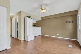 539 Quail Creek Dr, Grayslake, IL 60030 - Photo 3