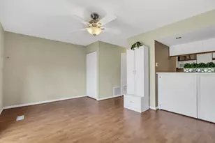 539 Quail Creek Dr, Grayslake, IL 60030 - Photo 11