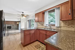 117 York Ct, Naperville, IL 60540 - Photo 7