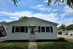 70 N Idlewild Ave, Mundelein, IL 60060 - Photo 1