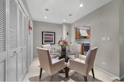 1354 W Byron Avenue #B, Addison, IL 60101 - Photo 5
