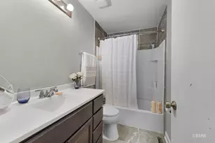 1354 W Byron Ave, Addison, IL 60101 - Photo 17