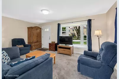 23 W Naperville Road, Westmont, IL 60559 - Photo 5