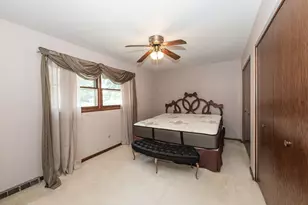 801 Memorial Dr, Calumet City, IL 60409 - Photo 21