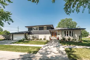 801 Memorial Dr, Calumet City, IL 60409 - Photo 1