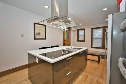 2437 W North Shore Avenue #2, Chicago, IL 60645 - Photo 9