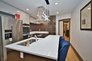 2437 W North Shore Ave, Chicago, IL 60645 - Photo 13