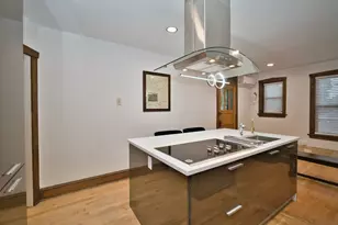 2437 W North Shore Ave, Chicago, IL 60645 - Photo 7