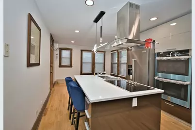 2437 W North Shore Avenue #2, Chicago, IL 60645 - Photo 5
