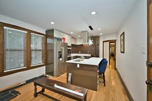 2437 W North Shore Ave, Chicago, IL 60645 - Photo 19