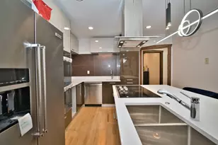 2437 W North Shore Ave, Chicago, IL 60645 - Photo 11
