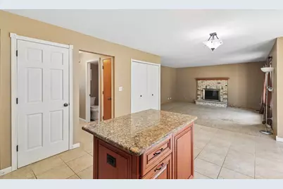 322 Chesapeake Lane, Bloomingdale, IL 60108 - Photo 9