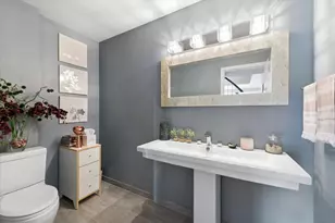 716 W Junior Terrace, Chicago, IL 60613 - Photo 17