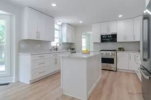 408 W Foxdale Ln, Arlington Heights, IL 60004 - Photo 15
