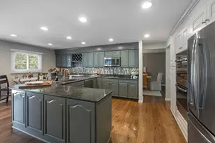 1180 Thorndale Ln, Lake Zurich, IL 60047 - Photo 11