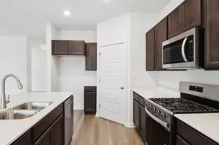 2286 Redwood Trl, Wonder Lake, IL 60097 - Photo 7