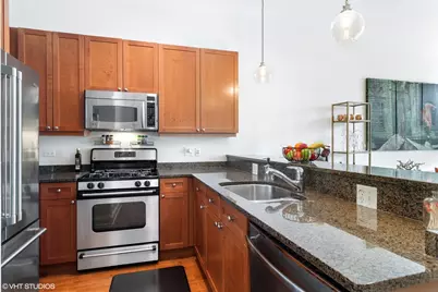 101 W Superior Street #903, Chicago, IL 60654 - Photo 7