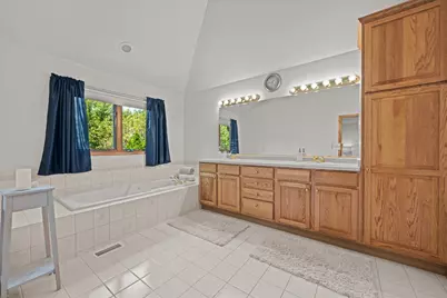833 Pottawatomie Trail, Batavia, IL 60510 - Photo 17