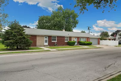 8900 S Utica Avenue, Evergreen Park, IL 60805 - Photo 1