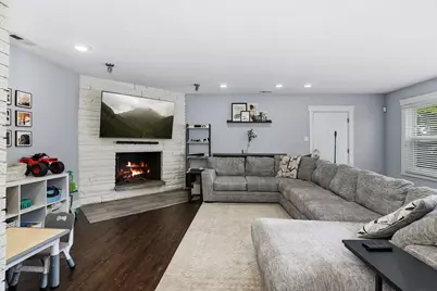 8900 S Utica Avenue, Evergreen Park, IL 60805 - Photo 3