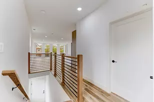437 E 42nd Pl, Chicago, IL 60653 - Photo 3