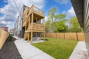 437 E 42nd Pl, Chicago, IL 60653 - Photo 13