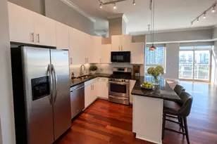 230 W Division St, Chicago, IL 60610 - Photo 5