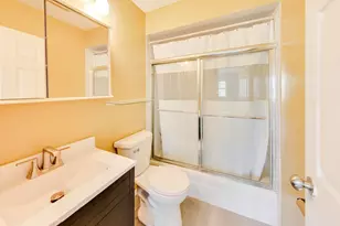 7854 S South Shore Dr, Chicago, IL 60649 - Photo 19