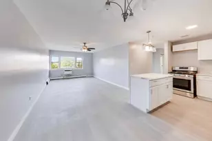 7854 S South Shore Dr, Chicago, IL 60649 - Photo 9