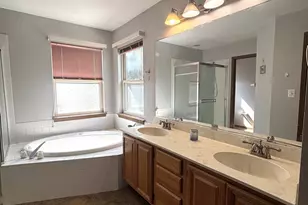 328 Barnaby Dr, Oswego, IL 60543 - Photo 9