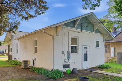 1010 W 5th Street, Sterling, IL 61081 - Photo 9