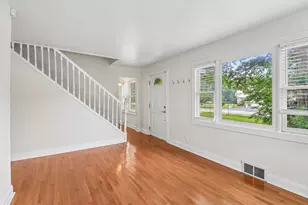 4811 Roslyn Rd, Downers Grove, IL 60515 - Photo 3