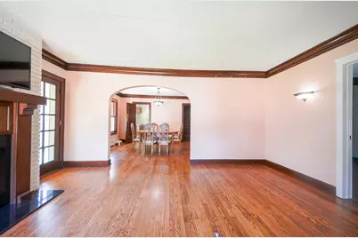 221 W Courtland Street, Mundelein, IL 60060 - Photo 3